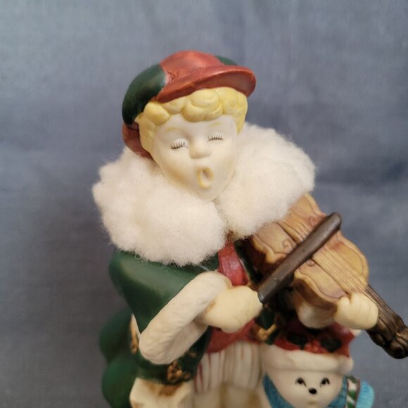Vintage Christmas Figurine With Violinist Snowman & Dog On Snow - Picture 4 of 5